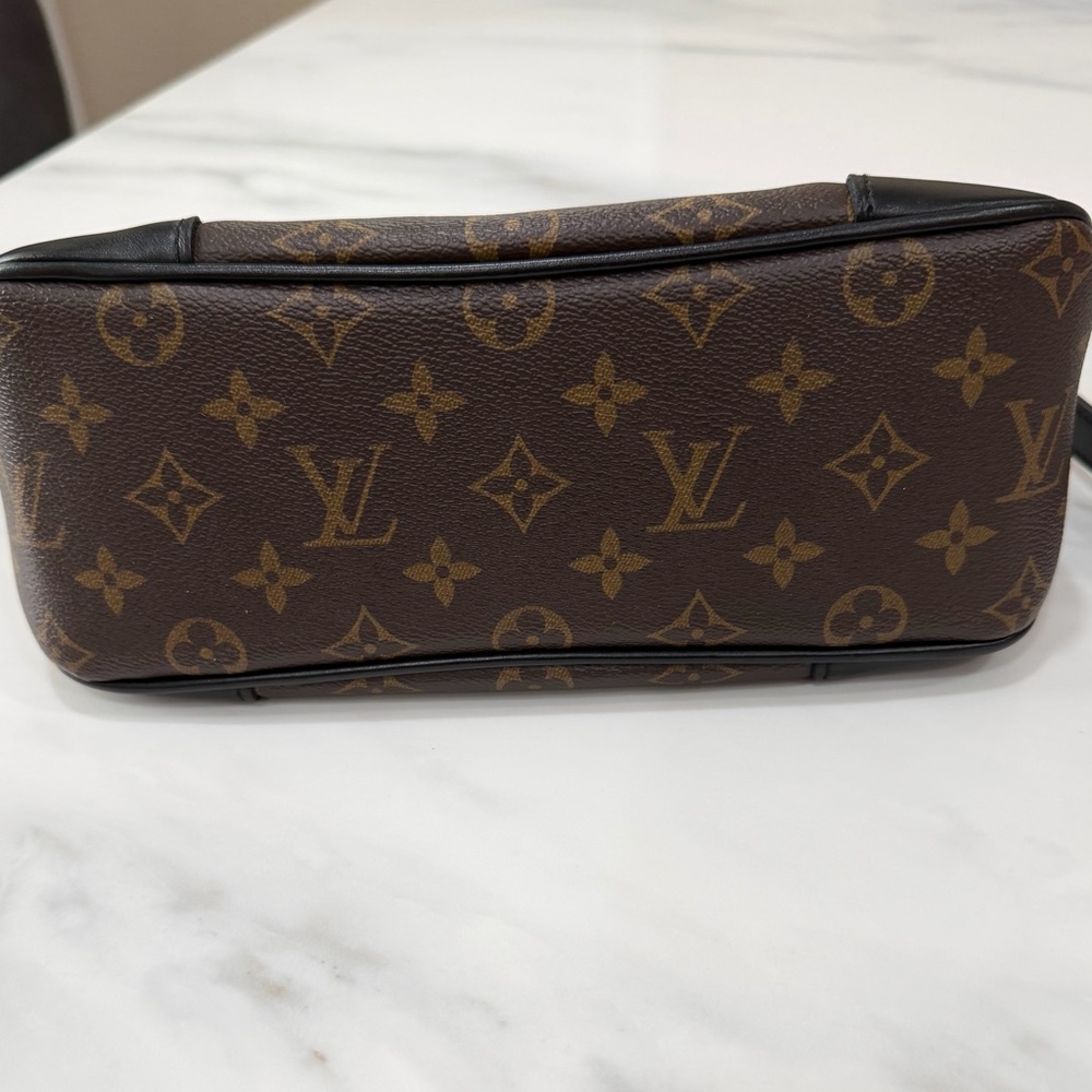 Louis Vuitton Boulogne Monogram Shoulder Bag w/Chain and Adjustable Black Strap - Picture 6 of 16
